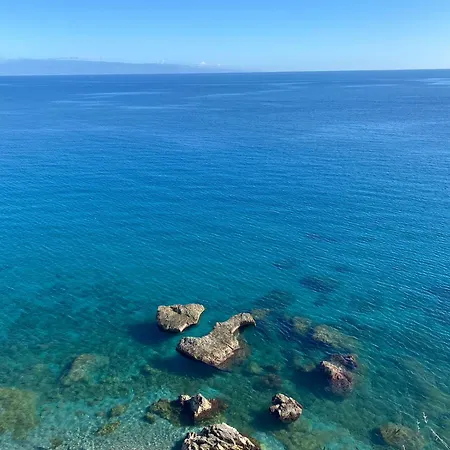 Apartment Seaview A Few Steps From The